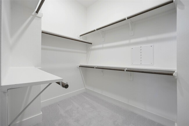 Building Photo - 6116 De Campo St