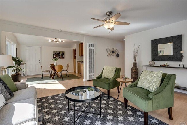 Building Photo - Charming Three Bedroom Browns Valley Retreat