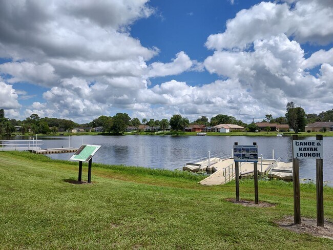 Building Photo - Annual Rental: Fully Remodeled! Charming Single-family Home with Single car garage