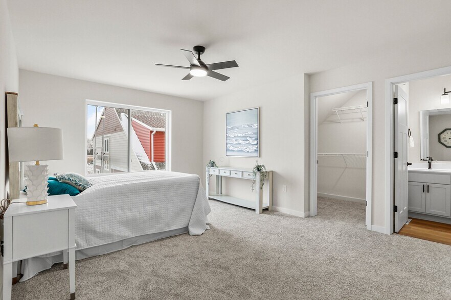 Building Photo - 928 Canter Dr