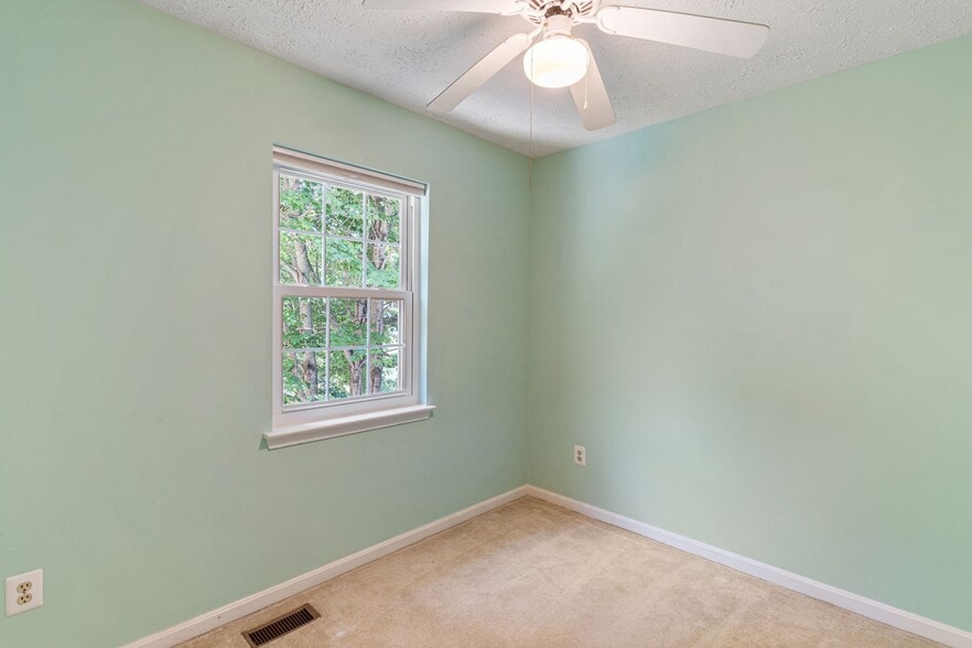 Building Photo - 119 Oriole Ln