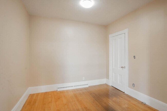 Building Photo - 9-11 Frederick St