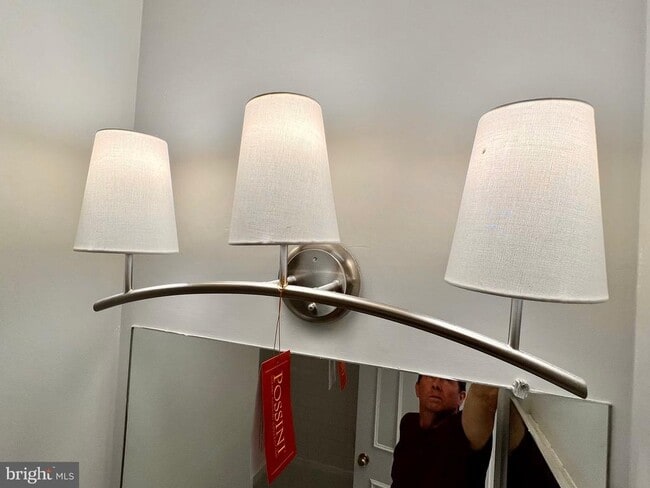 Building Photo - 10611 Pine Haven Terrace