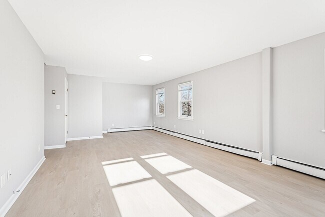 Building Photo - 145 Mt Pleasant Ave