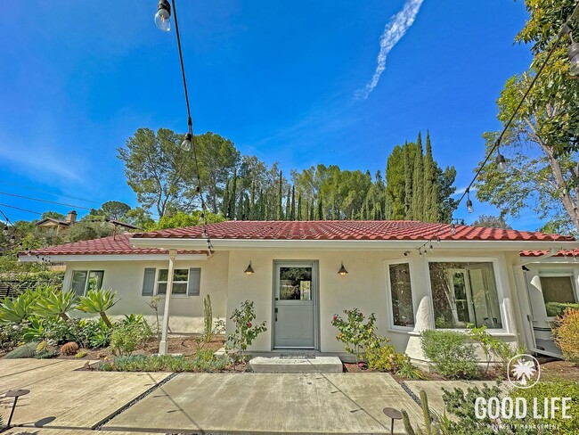 Building Photo - Stunning 3BR Home in Santa Ana with Private  Large Yard, Modern Upgrades & 2-Car Garage