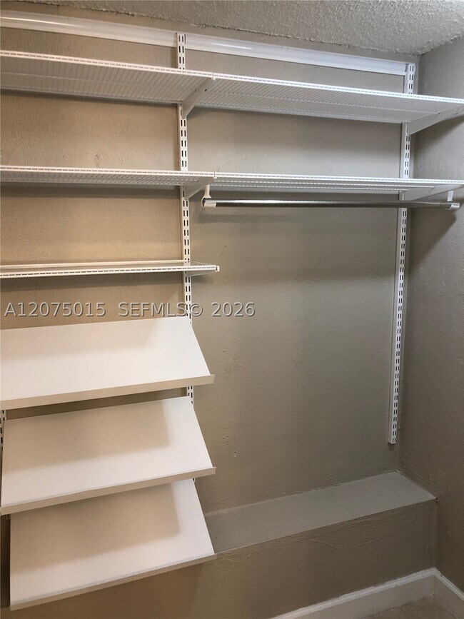 Building Photo - 1300 NE Miami Gardens Dr