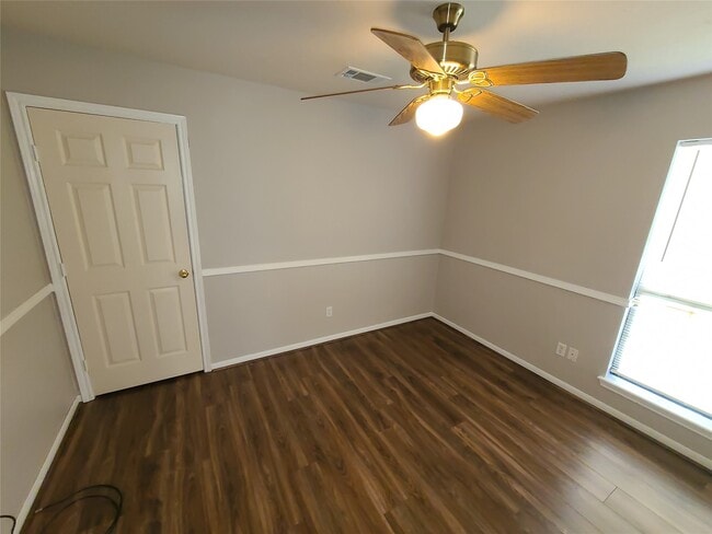 Building Photo - 15133 Starboard Dr
