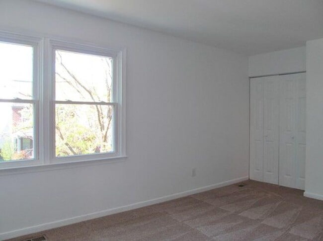 Building Photo - 1506 Kemper St