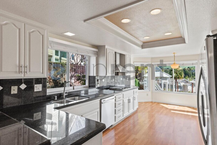 Building Photo - 2030 Laurel Canyon Ct