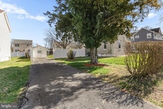 Building Photo - 6613 Fairmount Ave