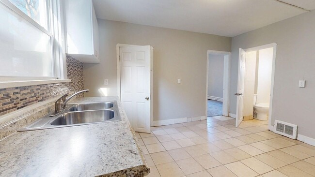 Building Photo - 3523 Walton Ave