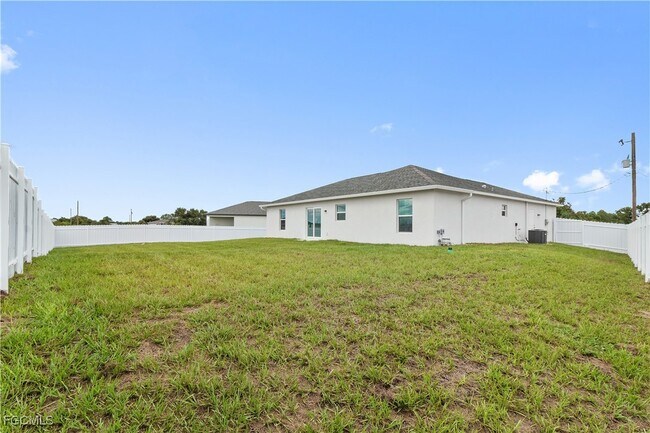 Building Photo - 8022 Melody Cir