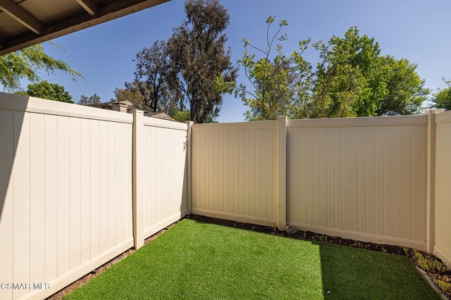 Building Photo - 28801 Conejo View Dr