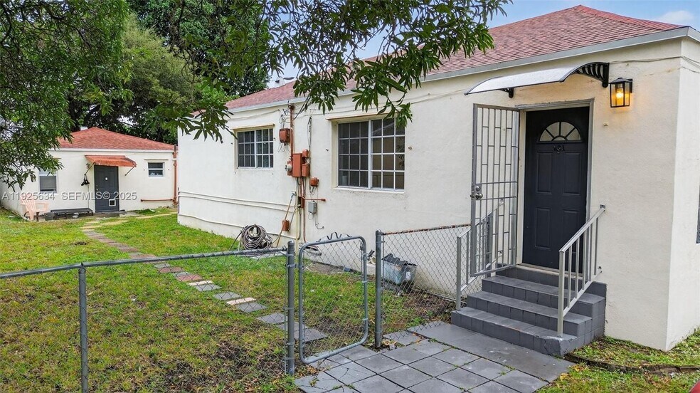 Building Photo - 321 NE 169th St