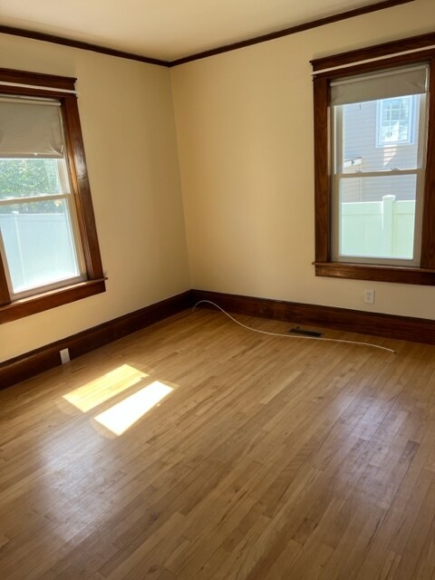 Building Photo - 36 Blossom St