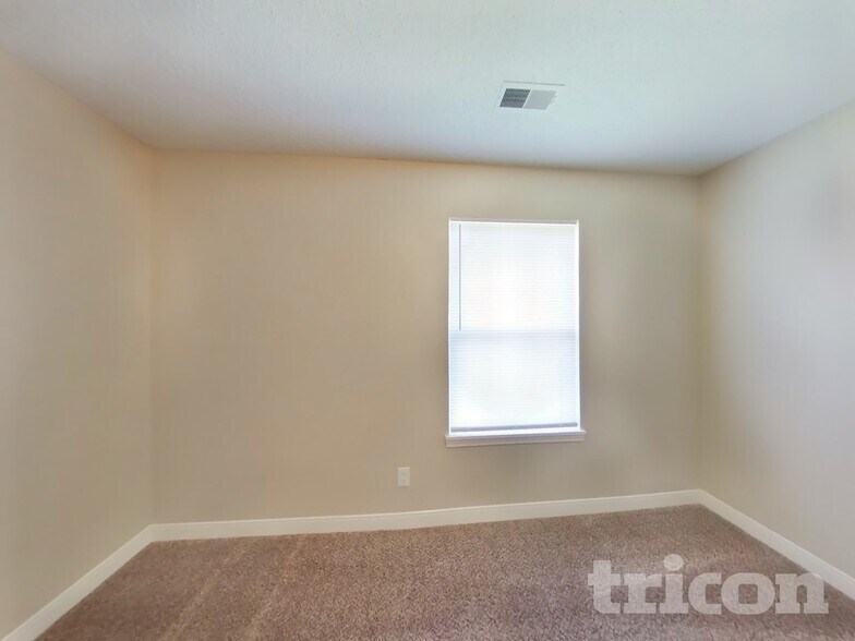 Building Photo - 7433 Tassel Ct