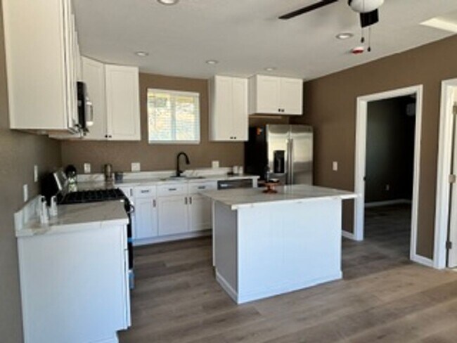 Building Photo - Charming Bear Valley Springs Home With A View!
