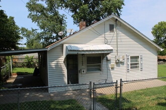 Building Photo - 2bed 1 bath in Independence off Chrysler