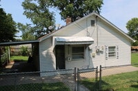 Building Photo - 2bed 1 bath in Independence off Chrysler