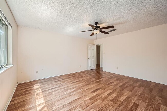 Building Photo - 1415 Lance Way