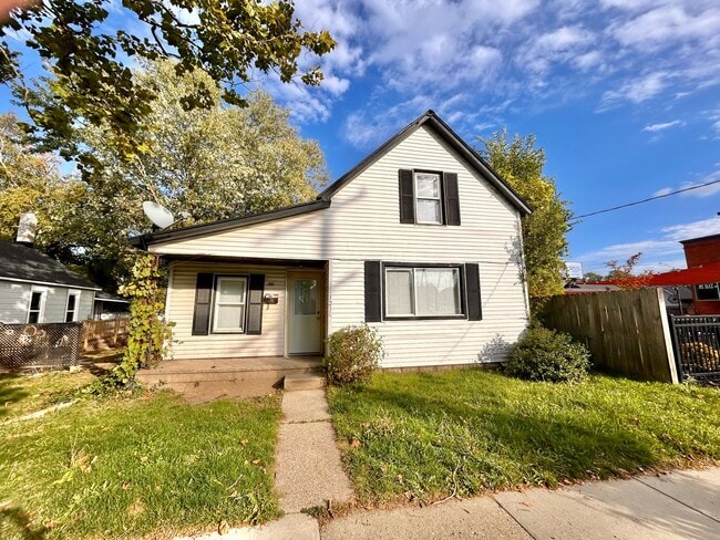 Building Photo - Four Bedroom Home in Northwest Grand Rapids