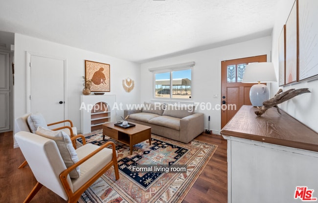 Building Photo - Updated 3 Bed 2 Bath Home on 2.5 Fenced In Acres with paid SOLAR PANELS!!