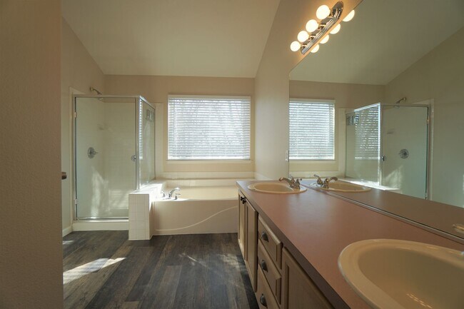 Building Photo - 2995 Frazier Ln