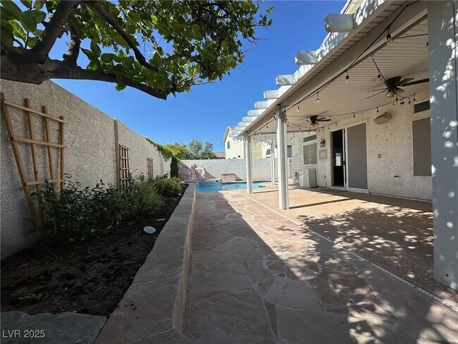 Building Photo - 7944 Quail Harbor St