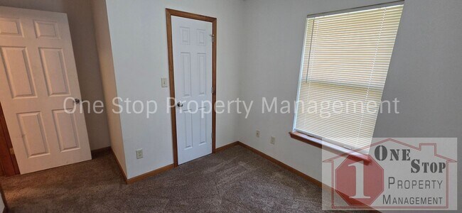Building Photo - Beautiful 4 Bedroom 2 Bathroom in Grain Valley!