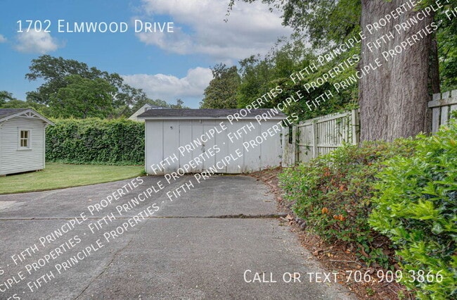 Building Photo - 1702 Elmwood Dr