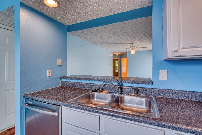 Building Photo - 5819 River Walk Cir