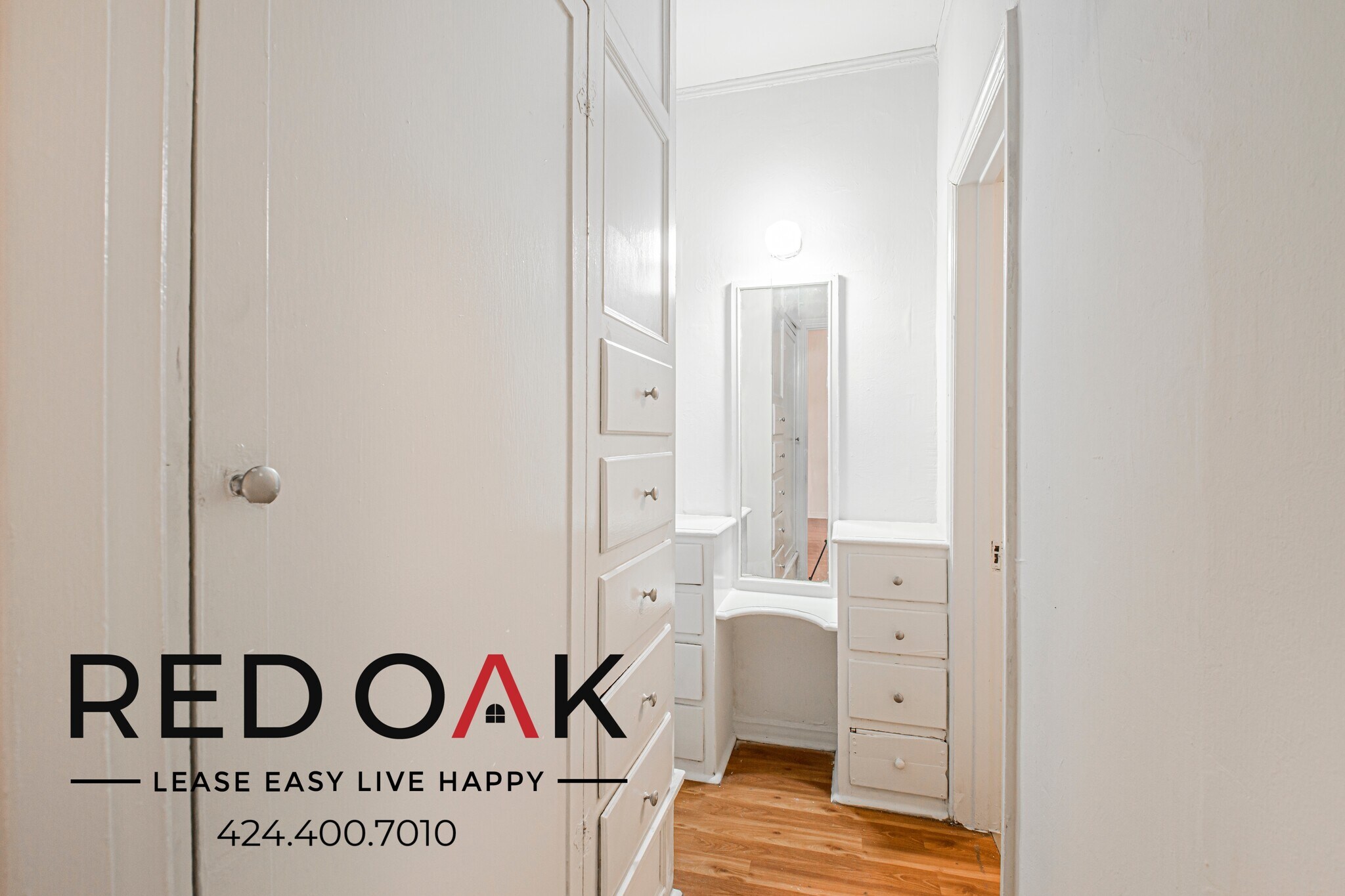 Building Photo - 610 S Kenmore Ave