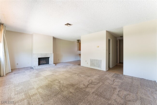 Building Photo - 237 Greenbriar Townhouse Way