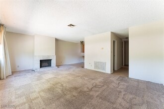 Building Photo - 237 Greenbriar Townhouse Way