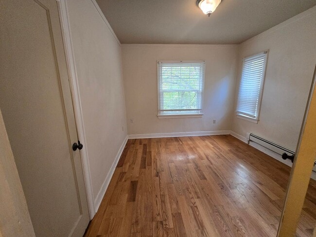 Building Photo - Large Beautiful South Hill Home! Available...