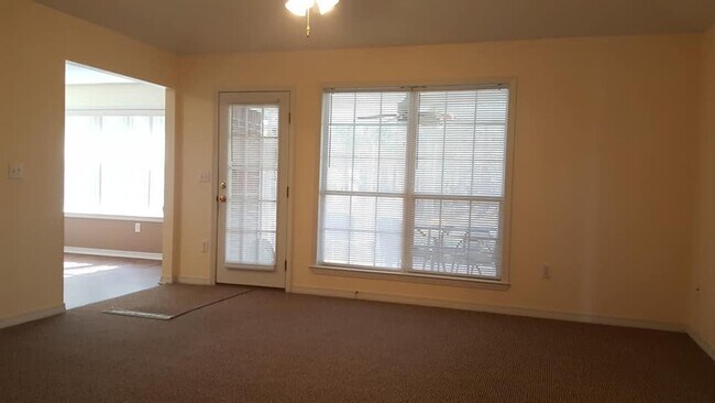 Building Photo - 3-Bed 2-Bath Brick Home located in the Heart of Foley