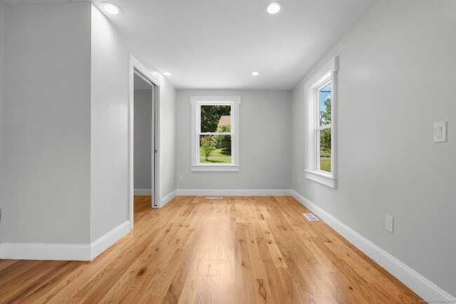 Building Photo - 48A E Pembroke Rd