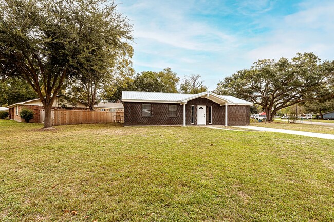 Building Photo - 4703 Bronfair Ave