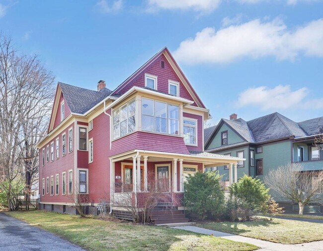 Building Photo - 65 Firglade Ave