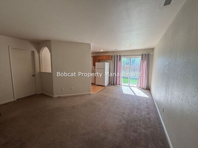 Building Photo - 217 Meadowood Ct