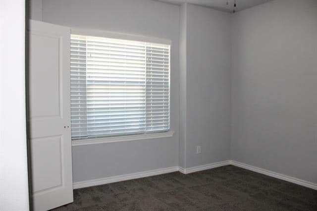 Building Photo - 639 Point Vista Dr