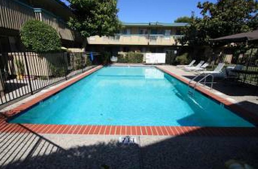 Redwood Grove - 1600 Grand Ave San Leandro CA 94577 | Apartment Finder