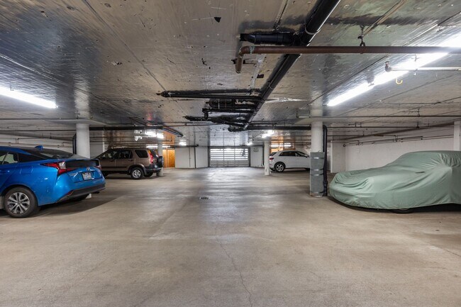 Building Photo - 115 W Galer St