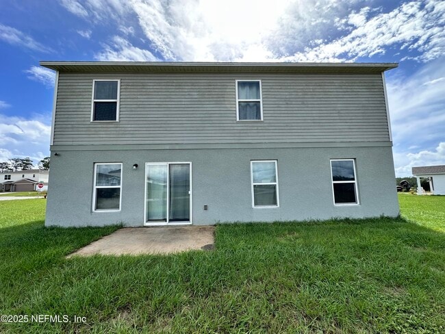 Building Photo - 450 River Hl Dr