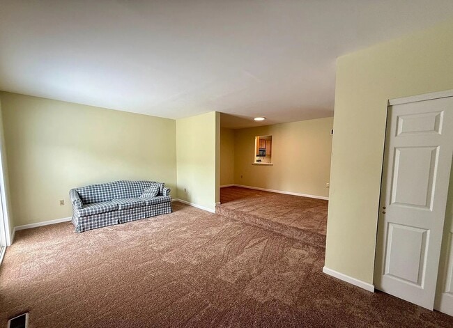 Building Photo - 2814 Kingston Dr