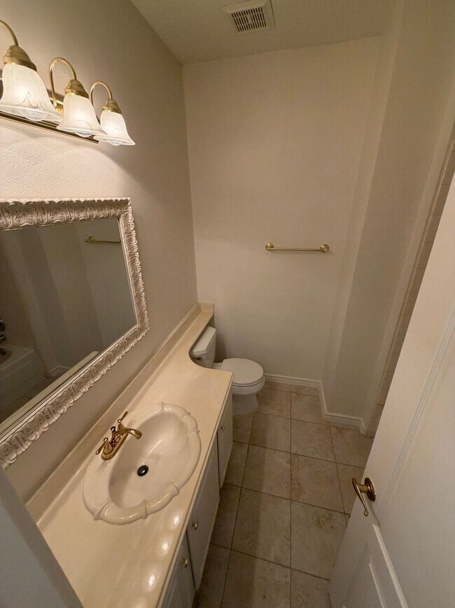 Building Photo - 8320 Mountainview Dr