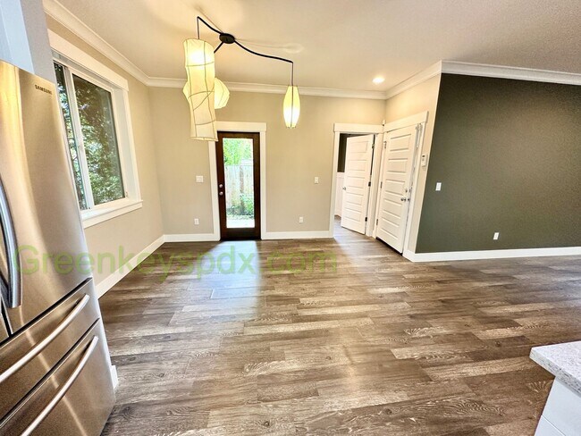 Building Photo - Beautiful Newer Built House in NE Portland