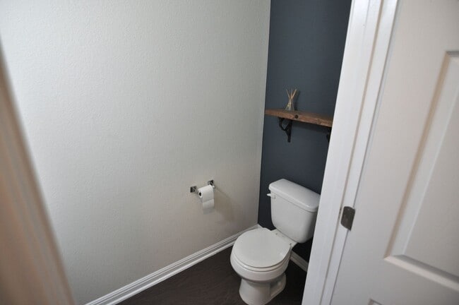 Building Photo - Amazing home ready to move in!