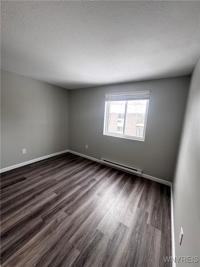 Building Photo - 9049 Zito Dr