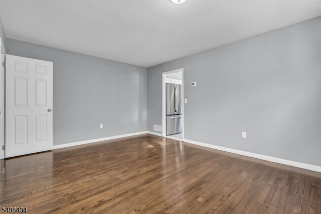 Building Photo - 417 Highland Pl